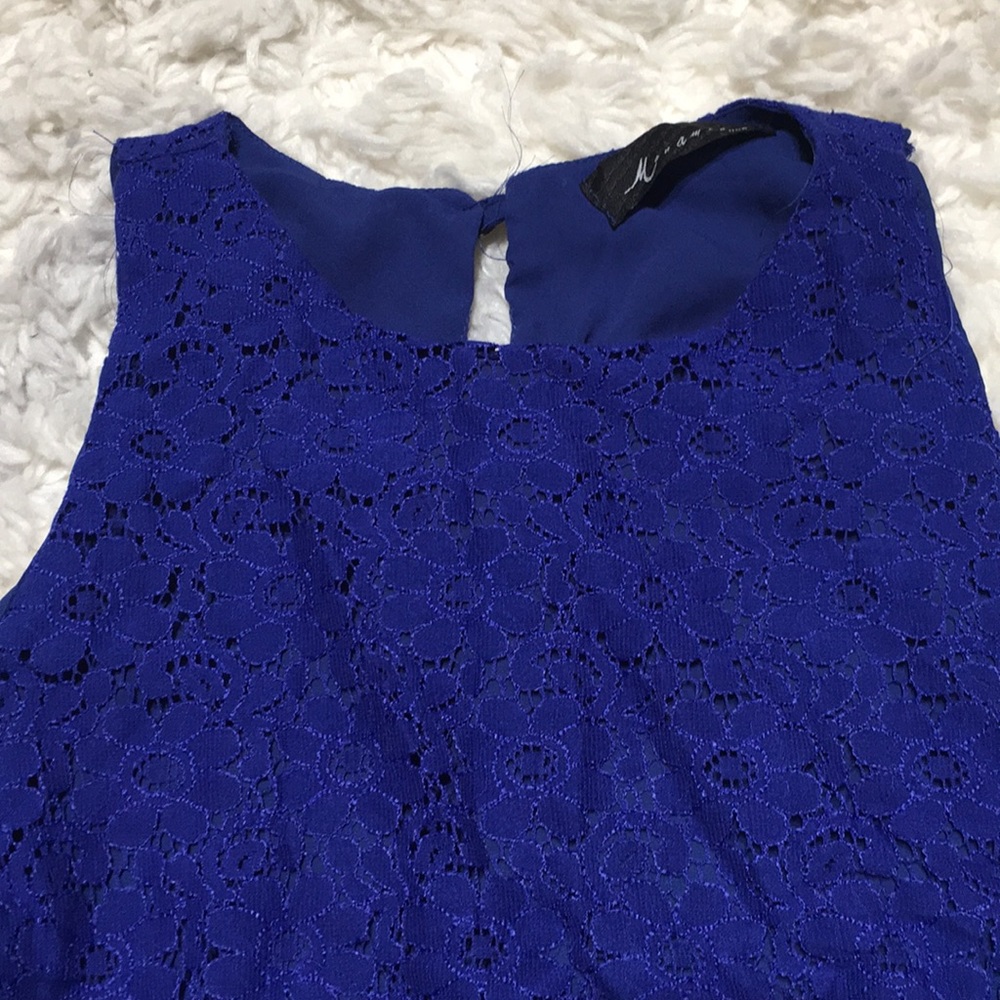 Floral lacy sleeveless top